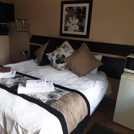 Tsessebe Guesthouse Блумфонтейн Экстерьер фото