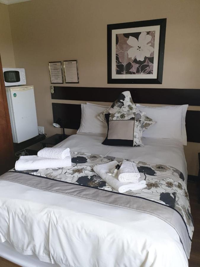 Tsessebe Guesthouse Блумфонтейн Экстерьер фото