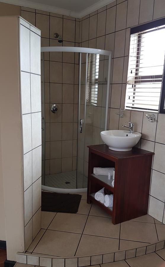 Tsessebe Guesthouse Блумфонтейн Экстерьер фото